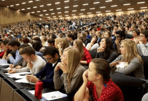 UCL : rentrée digitale avec le Social Media Lab