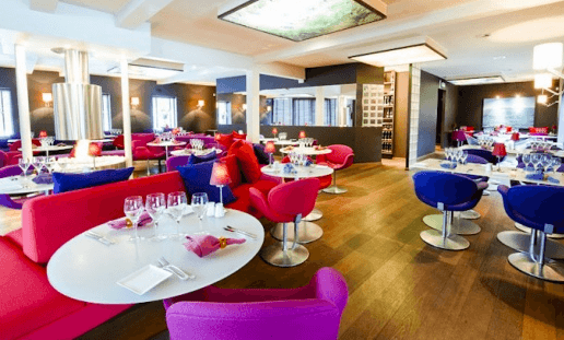 Loungeatude. Ni bar, un restaurant, mais un salon et une salle à manger. Tout est dans la nuance.