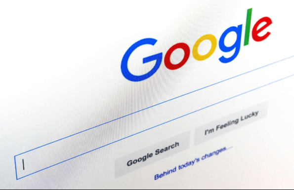 Google publie une étude sur trois ans de droit à l'oubli européen, et actualise son rapport sur le sujet, qui contiendra désormais des informations sur les demandeurs et le type de contenu concerné.