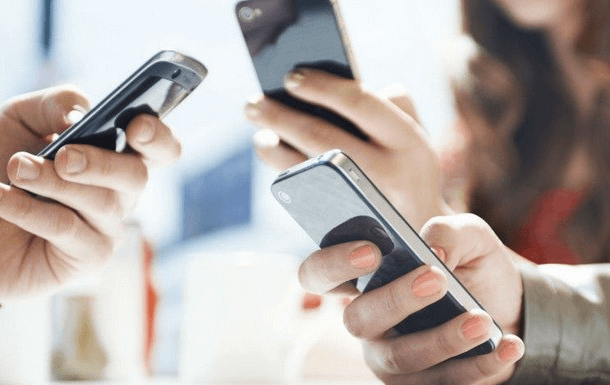Le marketeur crée souvent une stratégie inspirée de son propre mode de vie. S'il pense et vit digital, le consommateur moyen n'est pas nécessairement actif en ligne