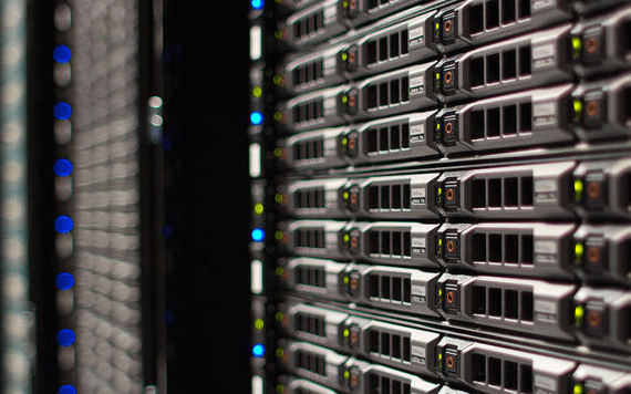 20,2% de parts de marché. A fin 2018, Dell dominait largement le marché des serveurs en revenus. IBM se maintient péniblement dans le top 5 grâce à ses grands systèmes.