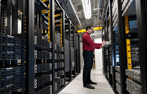 DELL VMWARE.jpg Le marché des systèmes hyperconvergés tenu par un trio. Le couple Dell-VMware domine de plus en plus, suivi par Nutanix et, loin derrière, HPE