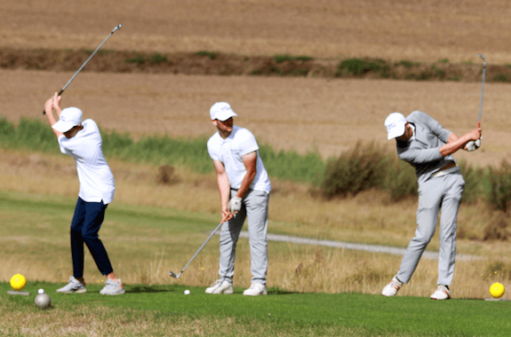HEROES.jpg Le lundi 24 août, tous les golfeurs de Belgique étaient invités à un défi inédit : en équipe de 10 joueurs, jouer un maximum de trous et récolter le plus d’argent possible pour aider les héros de la Croix-Rouge dans leur lutte contre le COVID-19. Au terme du Challenge, mercredi 30 septembre, Rigenée s'est imposé !