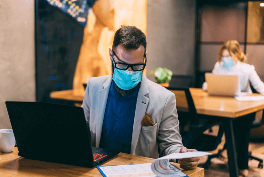 WORK’N ROLL.jpg Quid, demain, des bureaux ? La crise sanitaire nous a donné un aperçu des bouleversements : des bureaux vides, des quartiers et des commerces désertés et même, dans certaines grandes métropoles, les signes d’un exode urbain