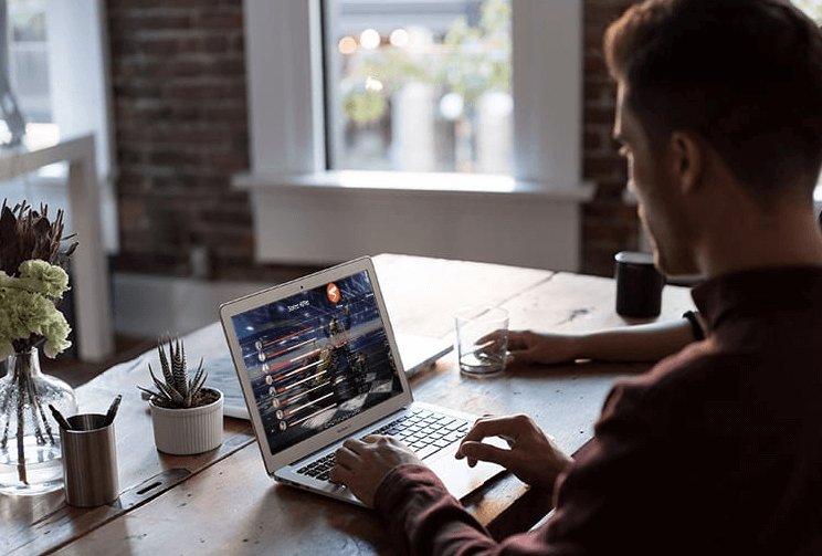 eBLOOM.jpg Cela fait plus d’un an que le télétravail est entré dans notre quotidien. Comment ce mode de travail affecte-t-il notre épanouissement professionnel ? Est-ce une solution durable ? Combien de jours par semaine souhaitons-nous travailler depuis la maison à l'avenir ?