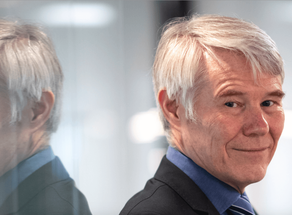 Laurens Van Reijen.jpg LCL Wallonia One, le nouveau nom du data center, devient ainsi le premier centre de données de LCL en Wallonie. Le parc solaire du même site -qui fournit de l’énergie à celui-ci, parfois jusqu'à 80 %- fait également partie de l’acquisition